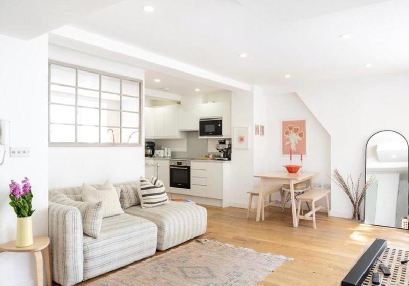 home swap in London, England