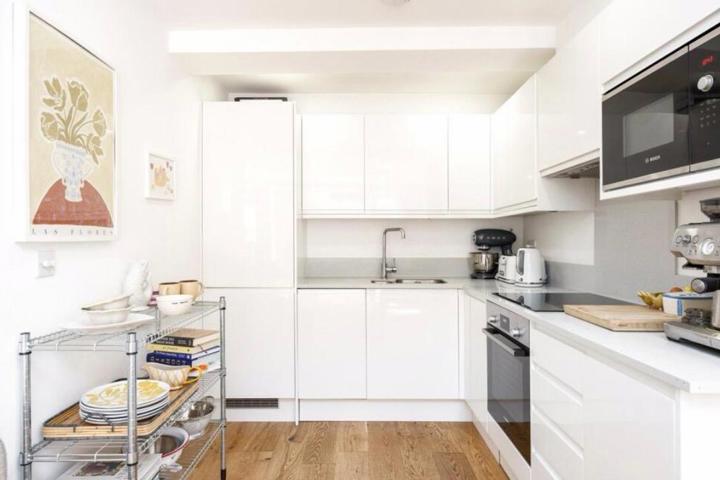 Open-plan one-bed home in Putney with garden - 2