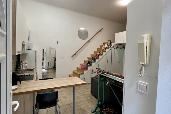 Cosy Mezzanine Studio in Central Budapest - 1