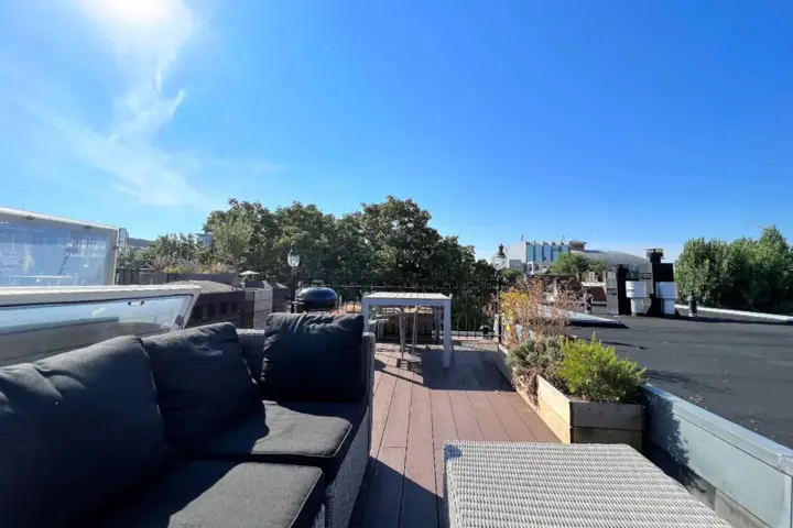 Apartment with rooftop terrace in city center - 26