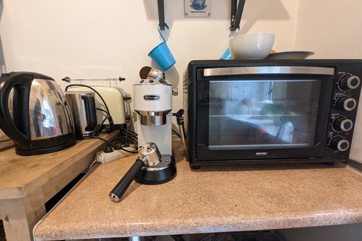 Ground floor studio flat in the heart of Kraków. - 3