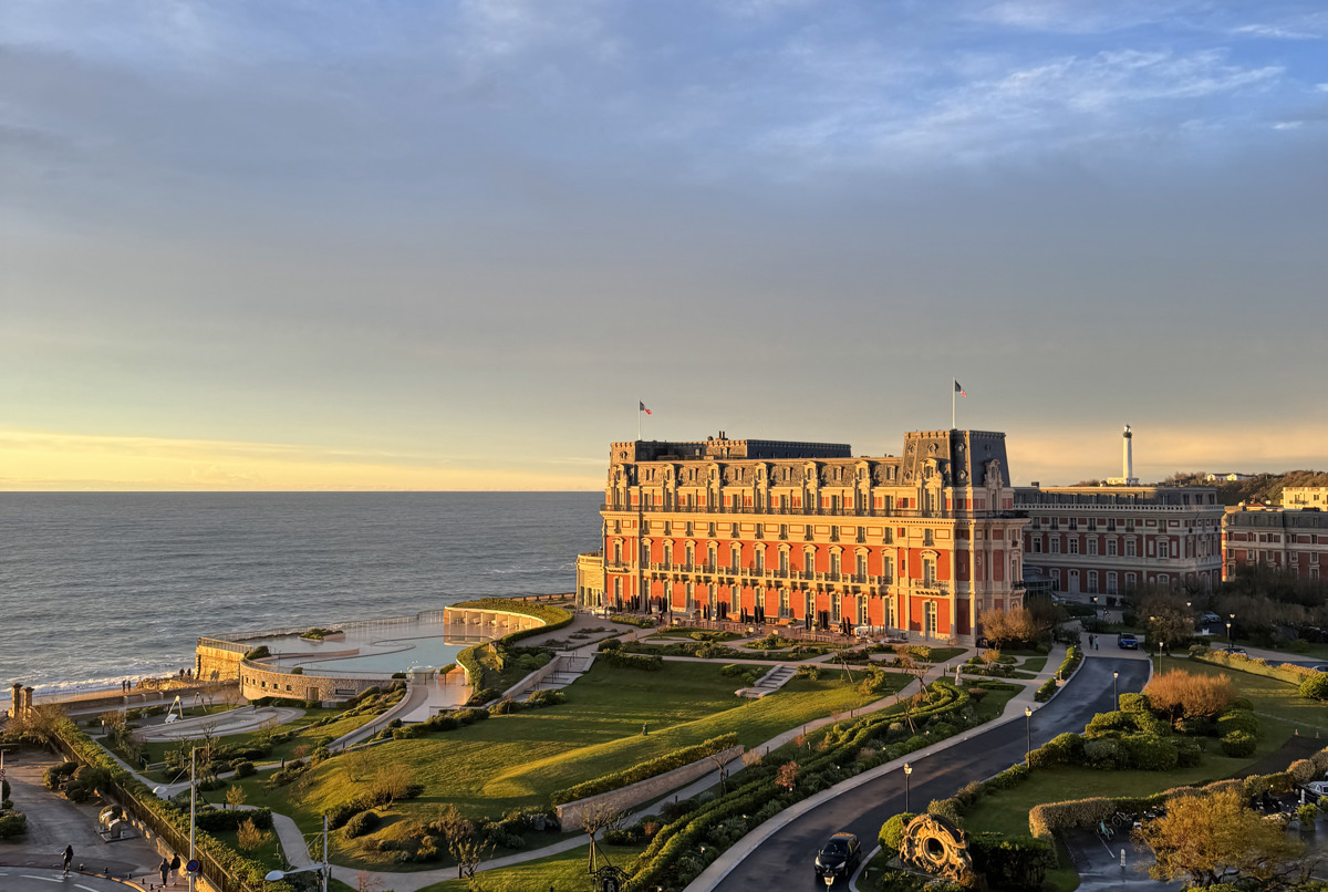 Laura & Sam's Biarritz Ocean Apartment