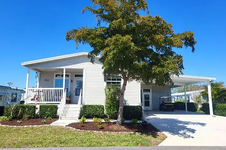 55+ Community with tons of activities on site - 6