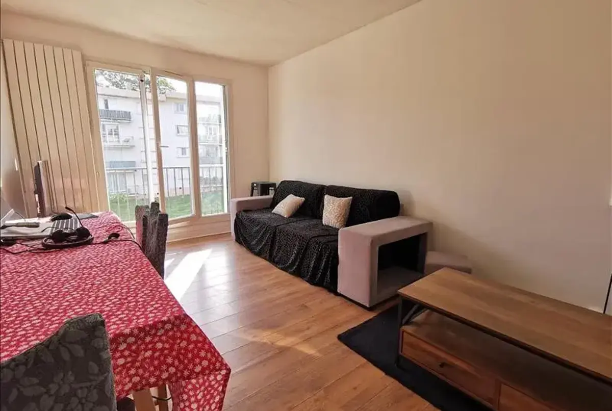 Fully equiped studio near Paris