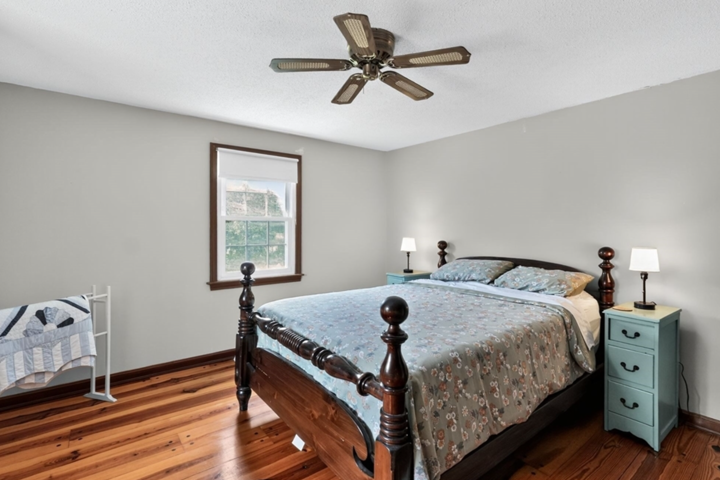 Large country home with pool and 5 bedrooms - 9