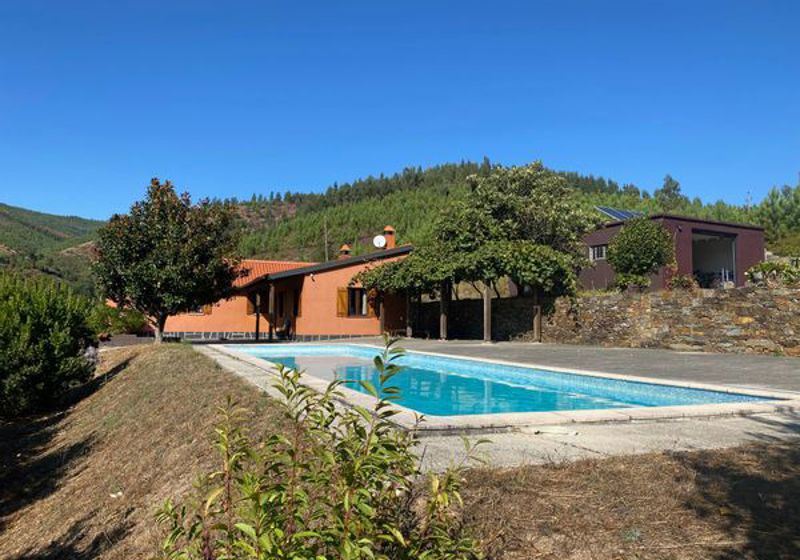 home swap in Alvoco Das Várzeas, Portugal
