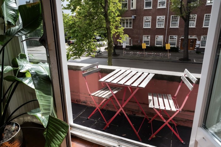 Cozy and vibrant Amsterdam Oud-Zuid home - 4