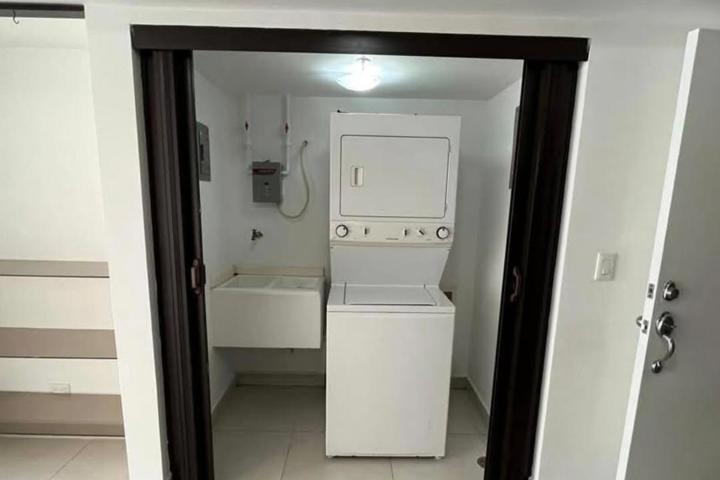 Lovely apt. In the last floor of the building - 4