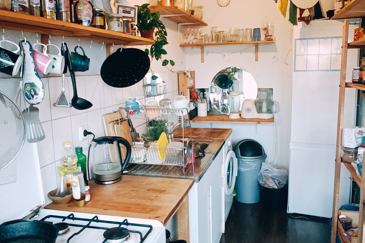 Cosy studio flat in vibrant canal-side Kreuzberg - 2