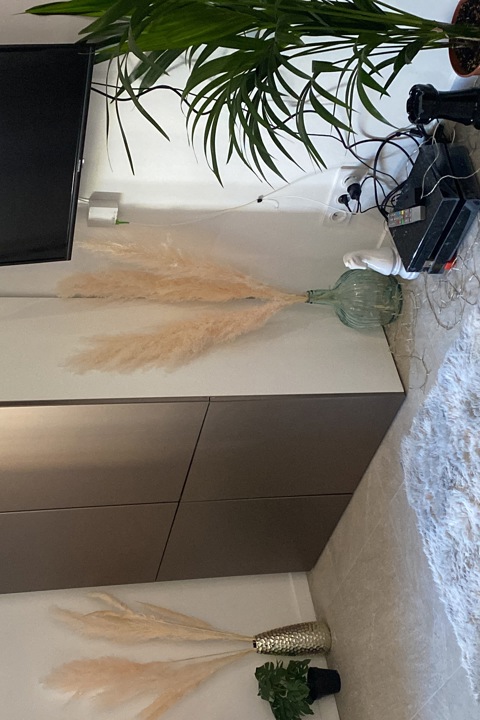 Modern & Cozy Apartment Near Port + Old Town - 3