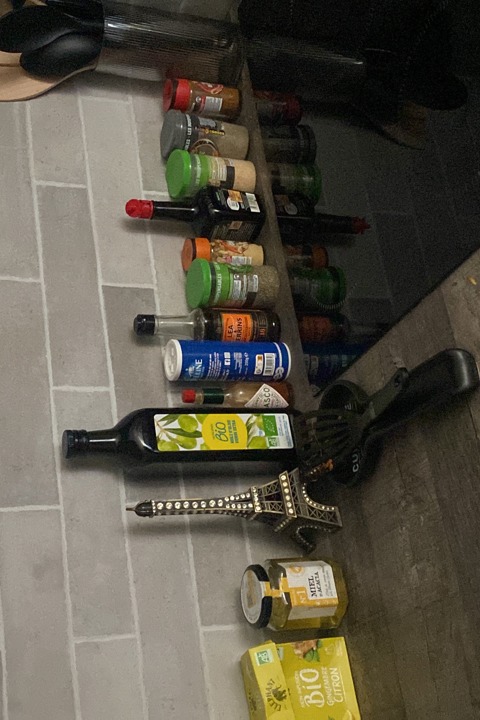 Modern & Cozy Apartment Near Port + Old Town - 11