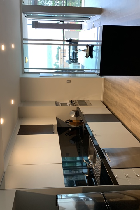 Kingscliff Beach Front Apartment with Rooftop Spa - 9