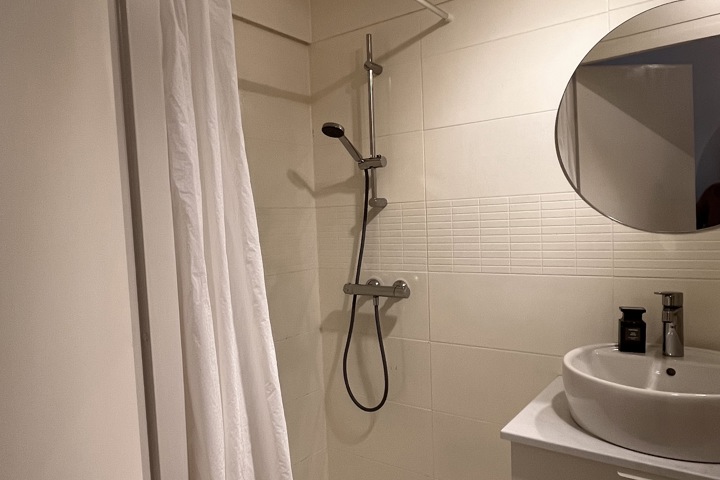 Modern & Quiet Island Apartment near City Centre - 4