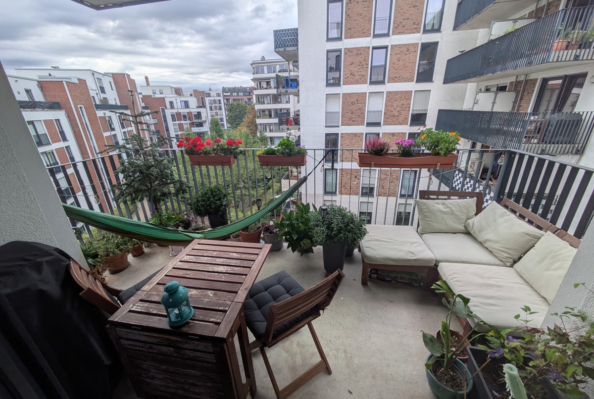 Lovely Girl apparatment with a balcony