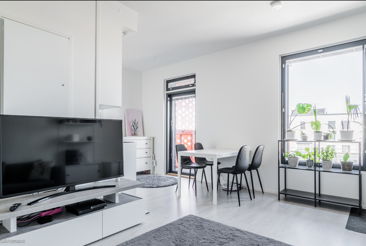 Bright Apartment Just 22 Minutes from City Center