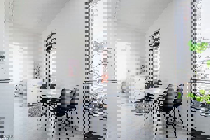 Bright Apartment Just 22 Minutes from City Center - 3