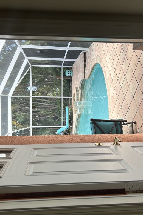 Lush sanctuary with pool & pond near epic beaches - 12