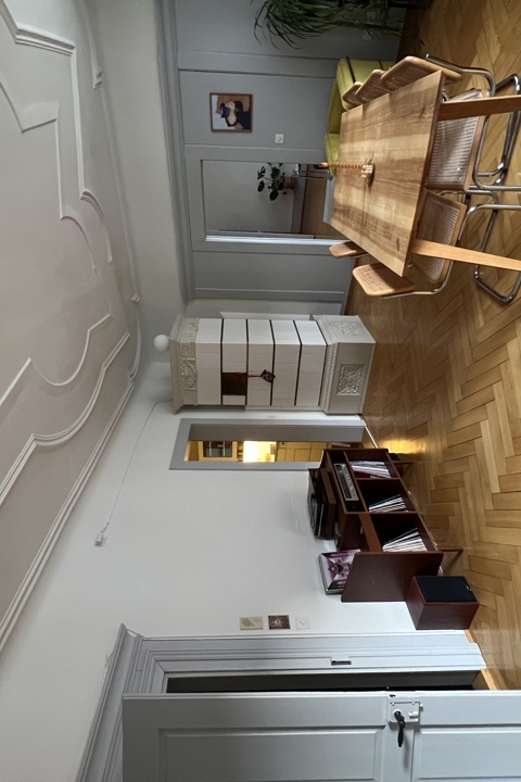 Bright old town flat with private terrace - 1