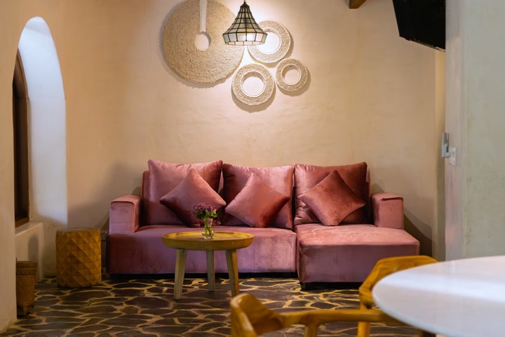 Villa Astra, a rare jungle cob home in an internat - 2