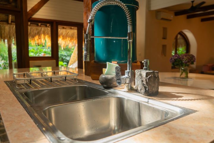 Villa Astra, a rare jungle cob home in an internat - 9