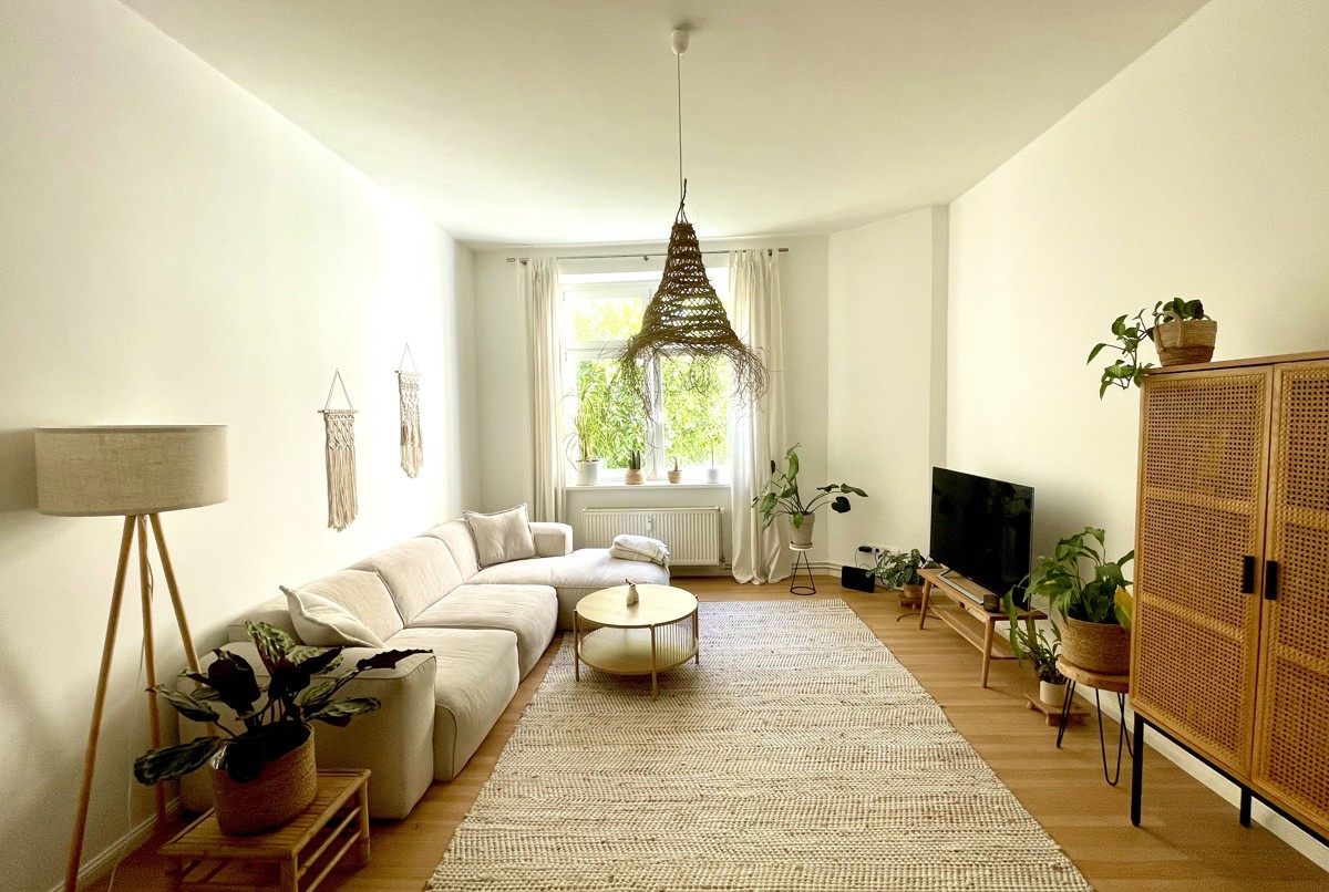 Prime Berlin Location: Furnished 2-room apartment