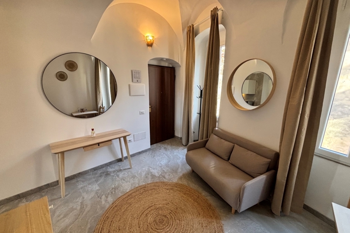 Sea Side House in the Heart of Sanremo - 9