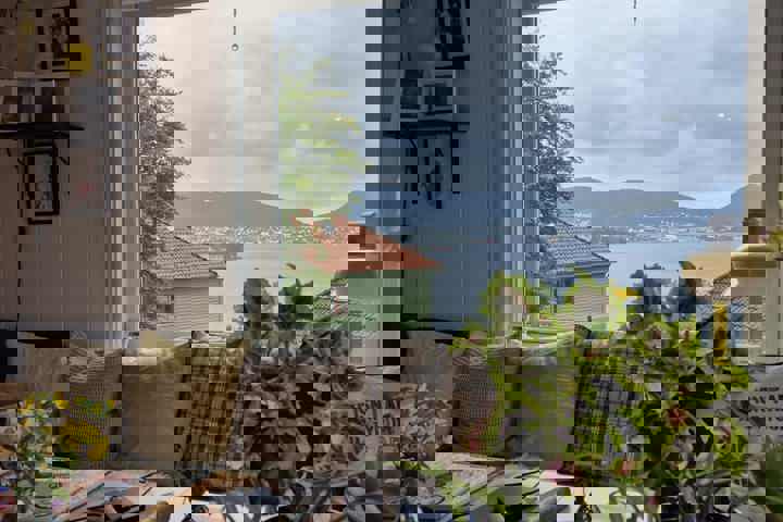 Charming hillside apt. close to city center - 2