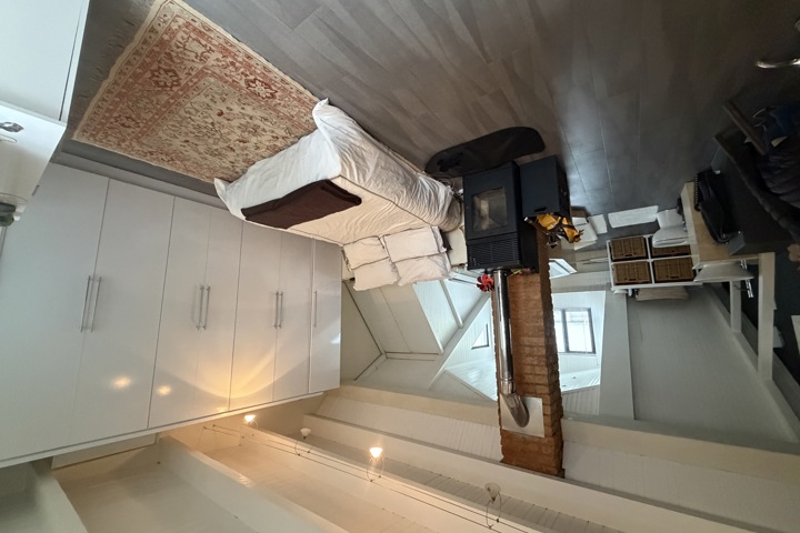 Designer home with iconic Table Mountain views - 4