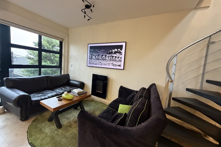 Designer home with iconic Table Mountain views - 2