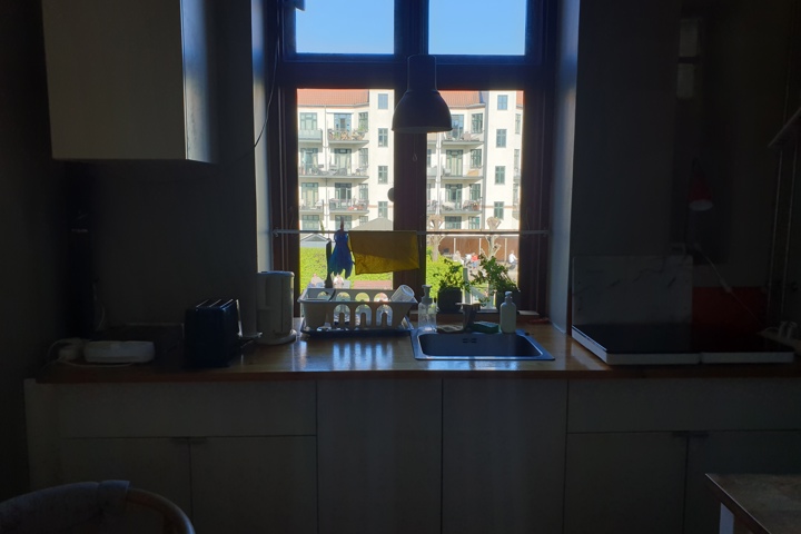 A cosy, private flat with easy access to both the - 2