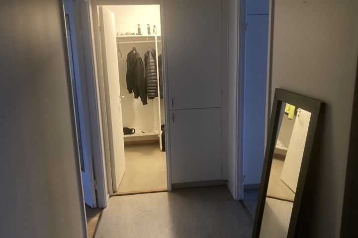 A cozy and clean 2-room apartment on the 6th floor - 4