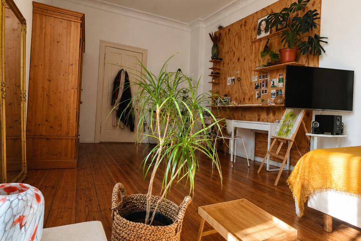 Eden - Bright, Spacious Altbau Room - 1