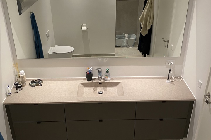 New built home, room for 6, but only beds for 4 - 10