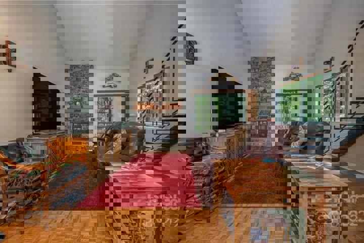 Condo steps from Ecusta Trail. Great hiking nearby - 2