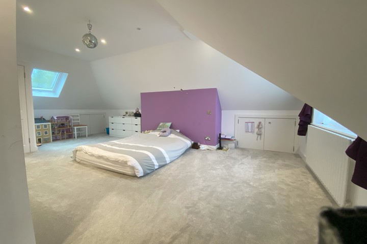 Large, Modern and Stylish - 3