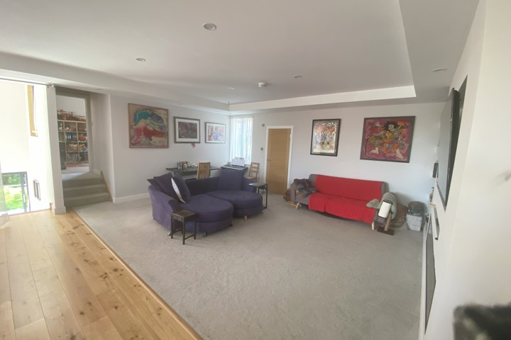 Large, Modern and Stylish - 13