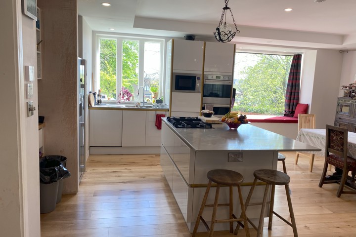 Large, Modern and Stylish - 15