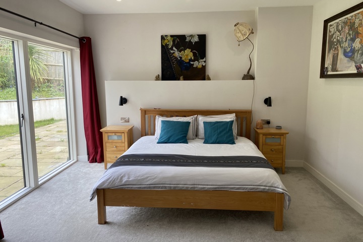 Large, Modern and Stylish - 17