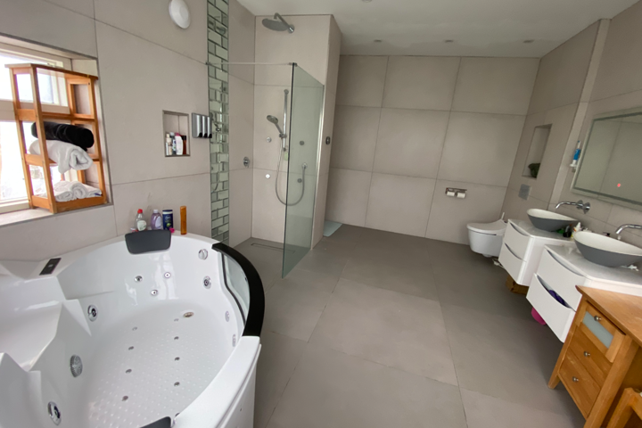 Large, Modern and Stylish - 26