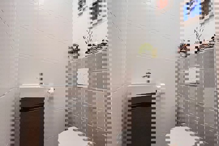 2-Bedroom Apartment with Office & Balcony - 3