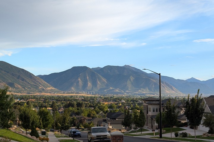 Roomy Retreat w/Valley Views & Trails at Doorstep - 8