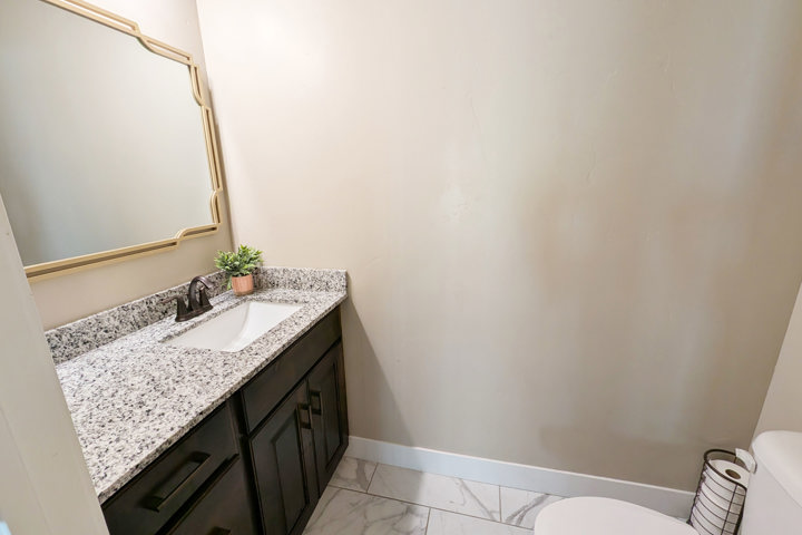 Roomy Retreat w/Valley Views & Trails at Doorstep - 16