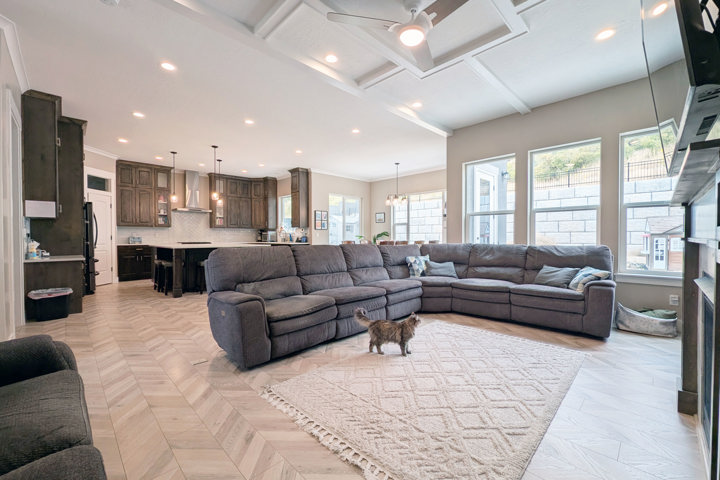 Roomy Retreat w/Valley Views & Trails at Doorstep - 4