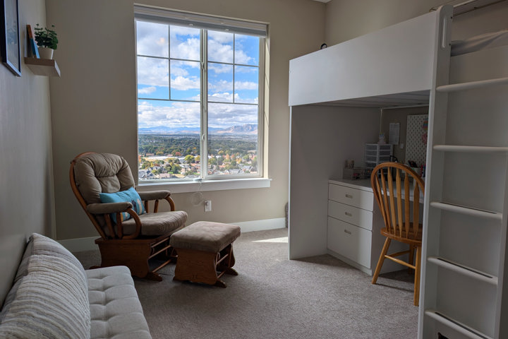 Roomy Retreat w/Valley Views & Trails at Doorstep - 36