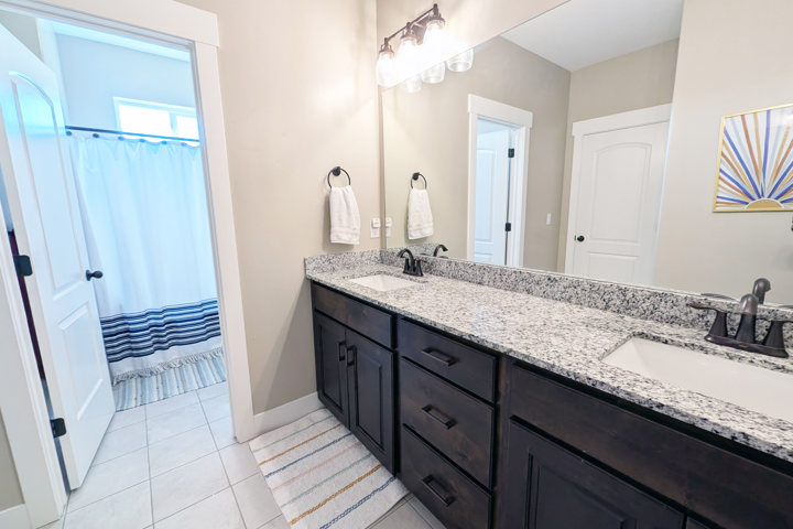 Roomy Retreat w/Valley Views & Trails at Doorstep - 40