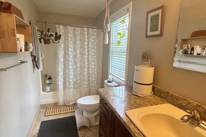 Cute studio sanctuary on the sunny side of the Bay - 1