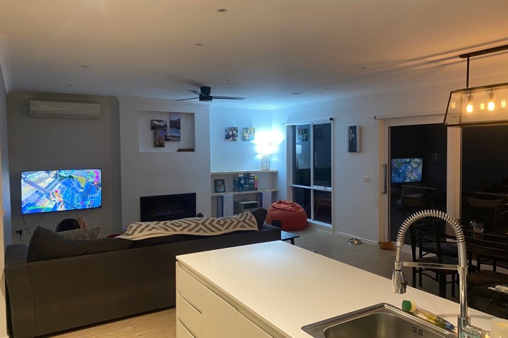 Modern home surrounded by Yarra Valley Wineries - 1