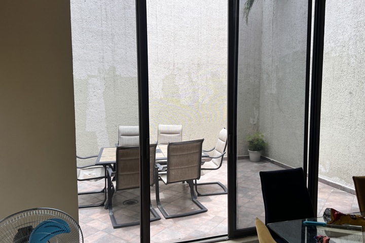 Huge and comfortable house, with car available - 4