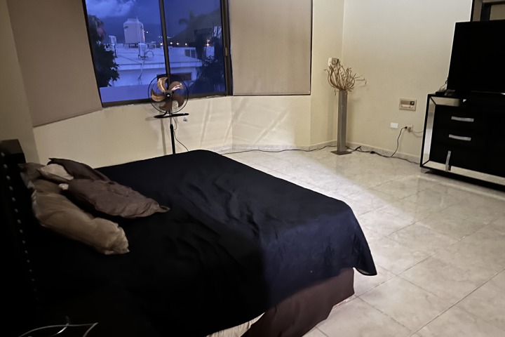 Huge and comfortable house, with car available - 8