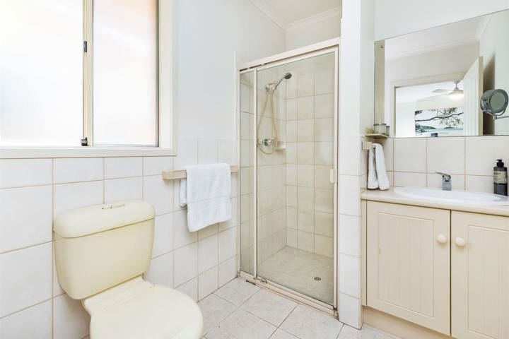 Comfortable family home - 3